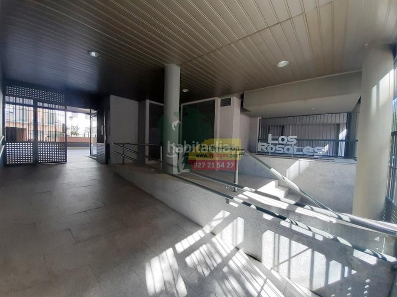 Foto c0d63b6f-50de-47a2-84fc-434c58de1bef. Alquiler piso  sin amueblar zona del rodeo en residencial. en Cáceres