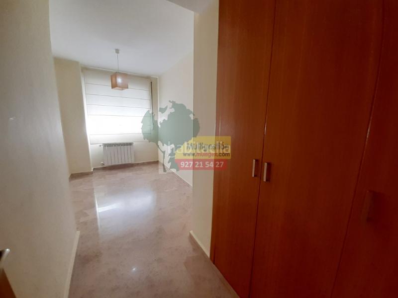 Foto e59679ae-d861-4fff-8265-d50fd4625547. Alquiler piso  sin amueblar zona del rodeo en residencial. en Cáceres