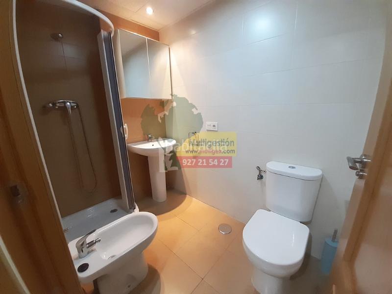 Foto ea443746-118e-4c4d-8795-21f934bb1770. Alquiler piso  sin amueblar zona del rodeo en residencial. en Cáceres