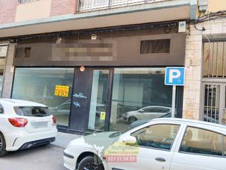 Location Local commercial à Centro. Local comercial a pie de calle con amplios escaparates