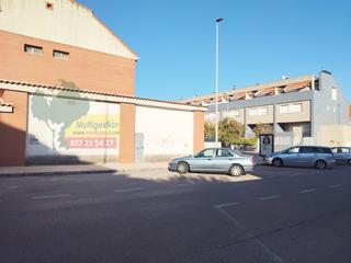 Local commercial à Nuevo Cáceres. Local a pie de calle en nuevo caceres
