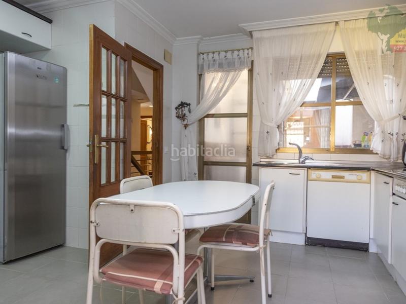 Foto 144f8b61-02ae-4947-9e09-404c98d3c793. House with parking in Casco Antiguo Cáceres