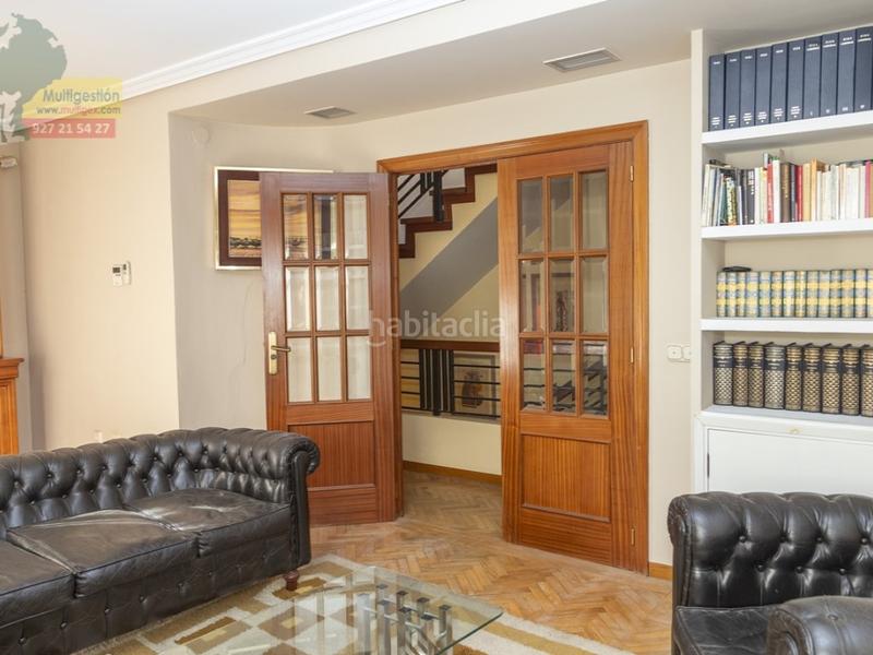 Foto 1aec69ef-9a1c-43a1-a6b0-ca368a5b0a91. House with parking in Casco Antiguo Cáceres