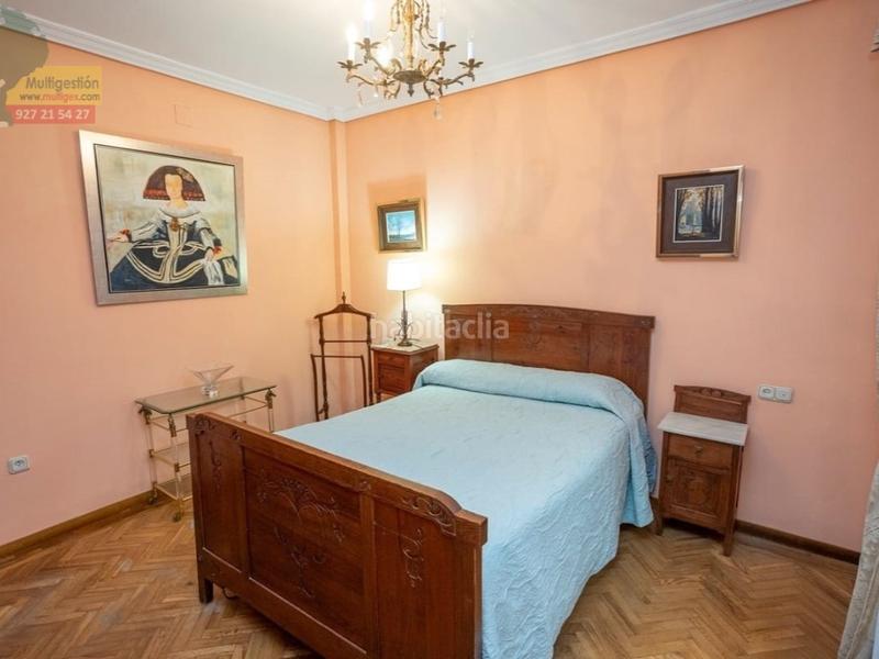 Foto 2f8c3cfa-d588-4a1e-825f-242c93f5b433. House with parking in Casco Antiguo Cáceres