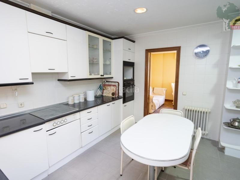 Foto 99b6b226-c6e2-4000-b1fe-dd7ae2df2011. House with parking in Casco Antiguo Cáceres