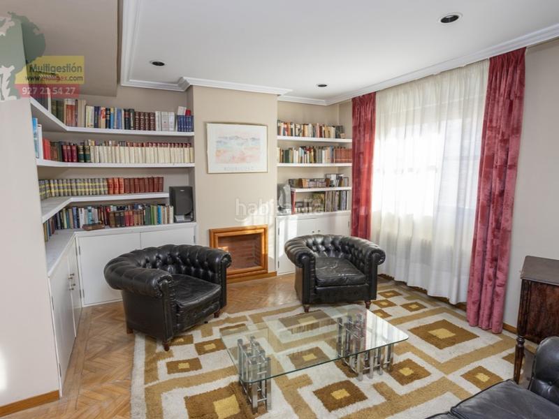 Foto b420753e-4711-4794-a752-6978c248d8fb. House with parking in Casco Antiguo Cáceres