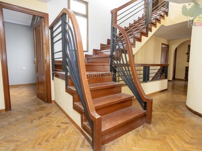 Foto e690636a-b48a-4e1d-b29c-7a52534f9116. House with parking in Casco Antiguo Cáceres