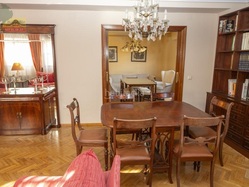 Foto ea46459e-a346-4155-b9f4-193cf40185f4. House with parking in Casco Antiguo Cáceres