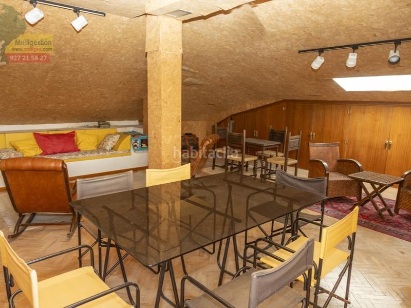 Foto f864cba9-cf4e-4409-83d7-5e567efbb408. House with parking in Casco Antiguo Cáceres