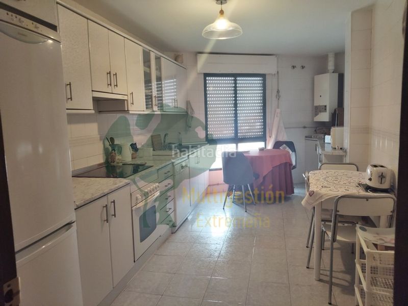 Foto 5ec3ba93-536b-4063-8384-1300de83fd45. Duplex con riscaldamento parcheggio in Casco Antiguo Cáceres