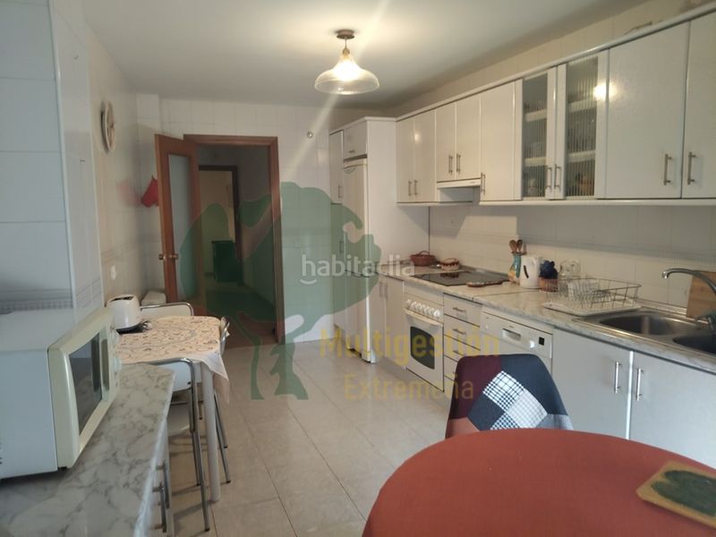 Foto cd4fe77e-b866-4576-a767-f1a307d3420b. Duplex con riscaldamento parcheggio in Casco Antiguo Cáceres