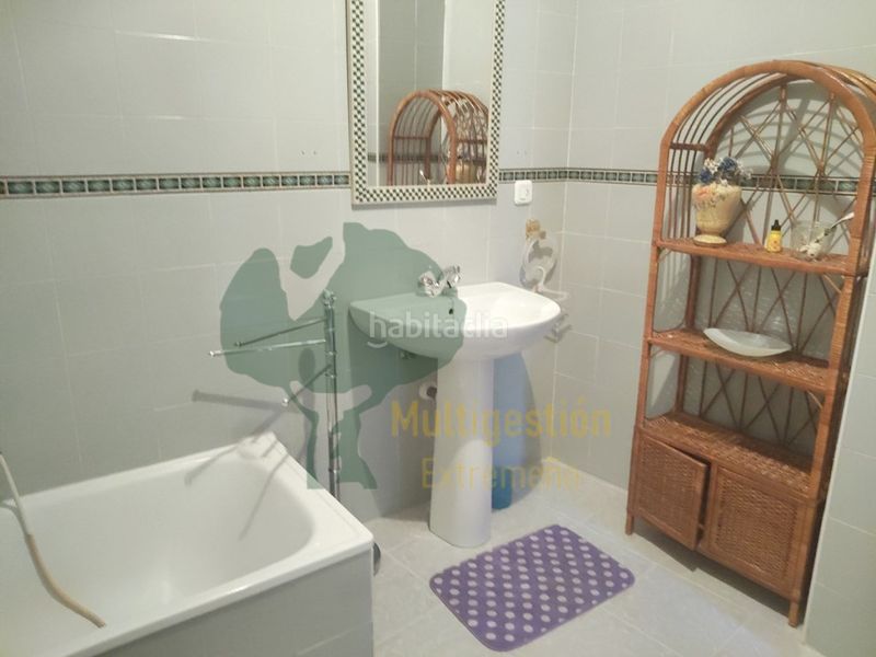 Foto d4789946-35e2-4a0a-ae1c-4230a4a61eb0. Duplex con riscaldamento parcheggio in Casco Antiguo Cáceres