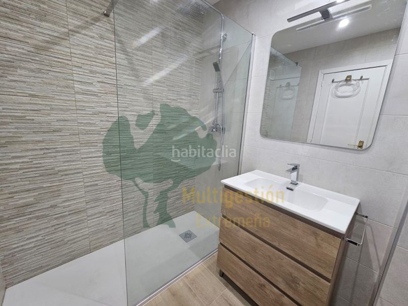 Foto ff9bae04-db8a-44e0-a9e8-50b432d9ddf5. Location appartement avec parking dans Centro Cáceres