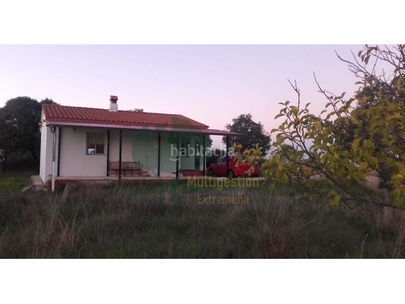 Foto 0e73ecf9-4b2a-4c9e-9fe6-98578962163b. Terreny residencial a Alcuéscar
