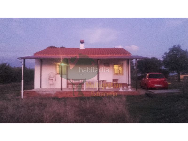 Foto b860622c-0416-43f5-b849-17429855c927. Terreny residencial a Alcuéscar