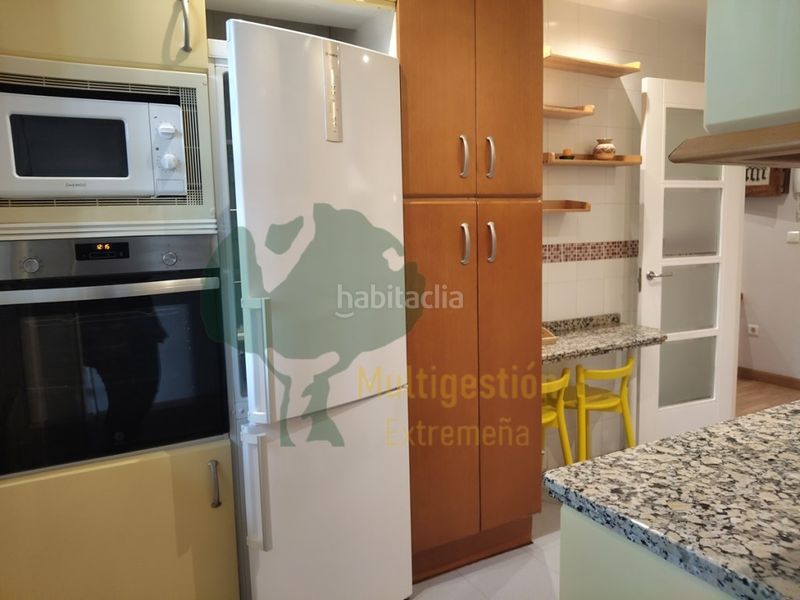 Foto 1b14496a-6075-457d-a259-3fefeea39e21. Rent duplex with parking in nuevo Cáceres Cáceres