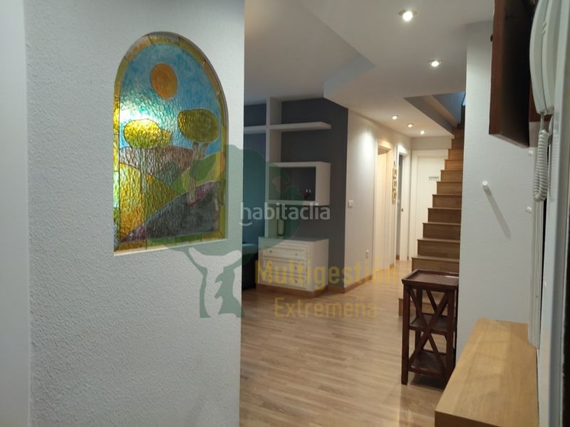 Foto 7352bc6b-b8bc-4a79-a17a-3d43520fe945. Rent duplex with parking in nuevo Cáceres Cáceres