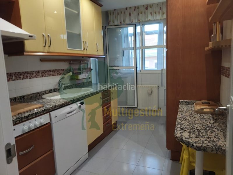 Foto 9a7066d5-209a-4f8f-8b11-1246ac60727a. Rent duplex with parking in nuevo Cáceres Cáceres