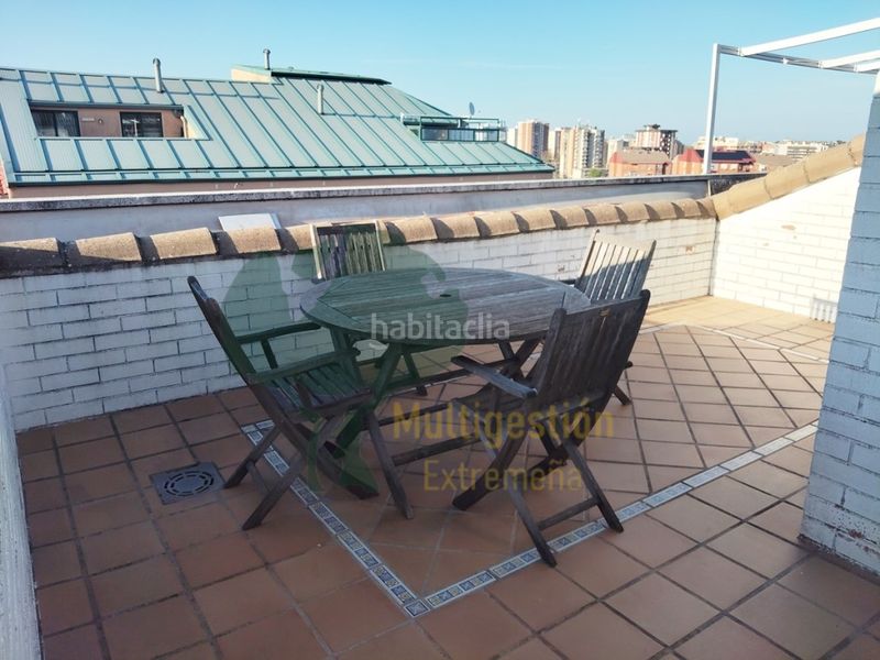 Foto 9b8dbd61-2373-4d28-9aea-3c3342c0ca4b. Rent duplex with parking in nuevo Cáceres Cáceres