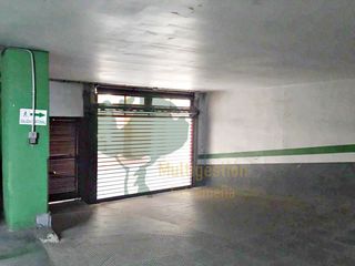 Location Parking voiture à Casco Antiguo. Plaza de garaje , en el centro de cáceres. acceso desde la calle