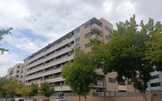 Car parking  Carrer agustins. Párking venda agustins.-
