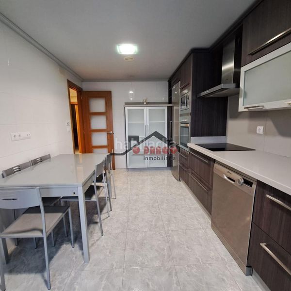 Foto e0e567c5-148d-4649-bd71-3791871f8940. Pis amb calefacció aparcament a Barco de Valdeorras (O)