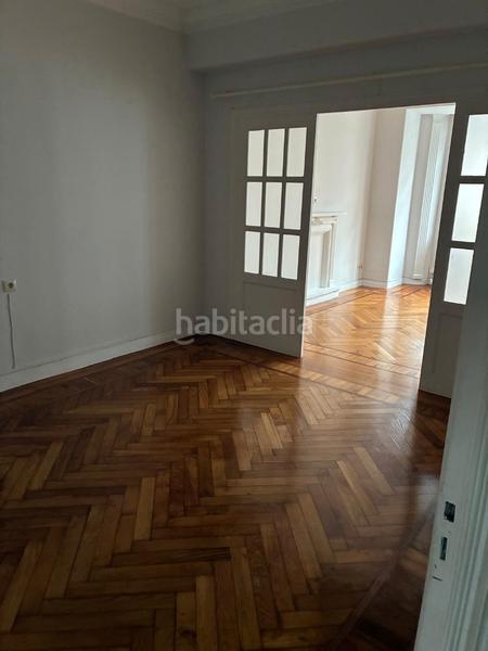 Foto 14c0dc1a-3f30-488d-8825-bfc248c293bb. Piso  en calle fernando macías en San Pablo - Juan Flórez Coruña (A)