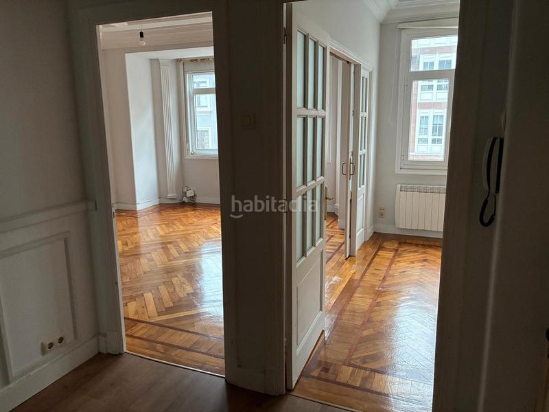 Foto 75b88925-10ca-417b-8271-b8d8518fba21. Piso  en calle fernando macías en San Pablo - Juan Flórez Coruña (A)
