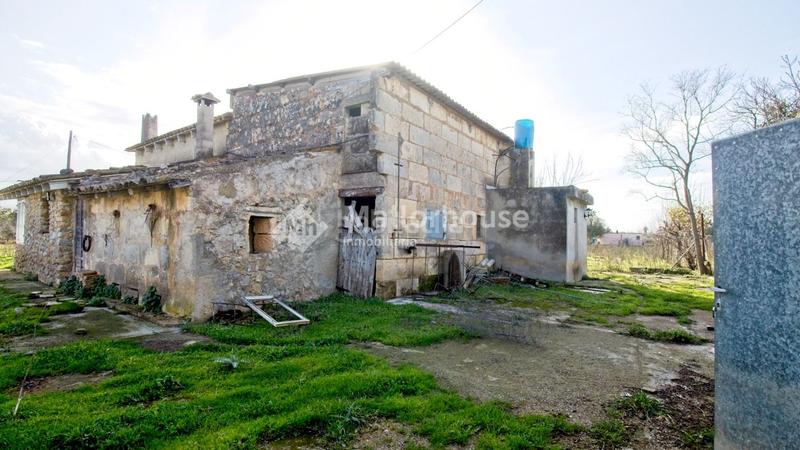 Foto d71166a0-4f07-463b-b5ac-41a507d04321. Bauernhof mit parking in Búger