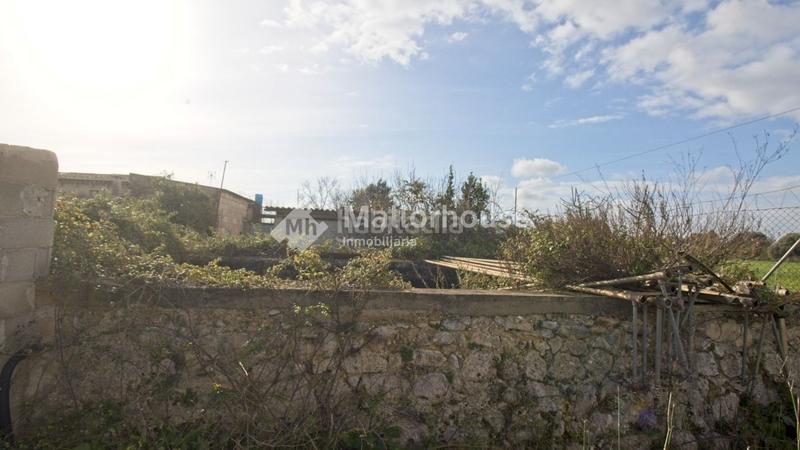 Foto f567b3ce-fe13-4f35-bc18-7da538cc21e9. Bauernhof mit parking in Búger