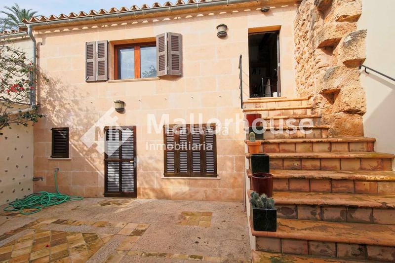 Foto 82b50ab9-20fd-4946-bd4c-7702122f8bf7. Casa adosada en carrer alcudia 2 en ciutat d´Alcúdia Alcúdia