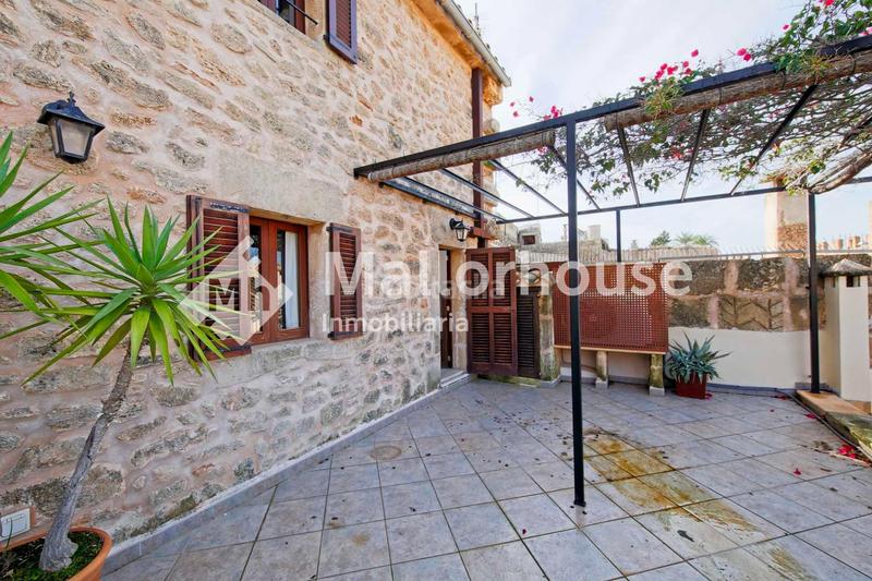 Foto c7a18b07-095f-49e5-aa8b-bbce41b2f9c5. Casa adosada en carrer alcudia 2 en ciutat d´Alcúdia Alcúdia