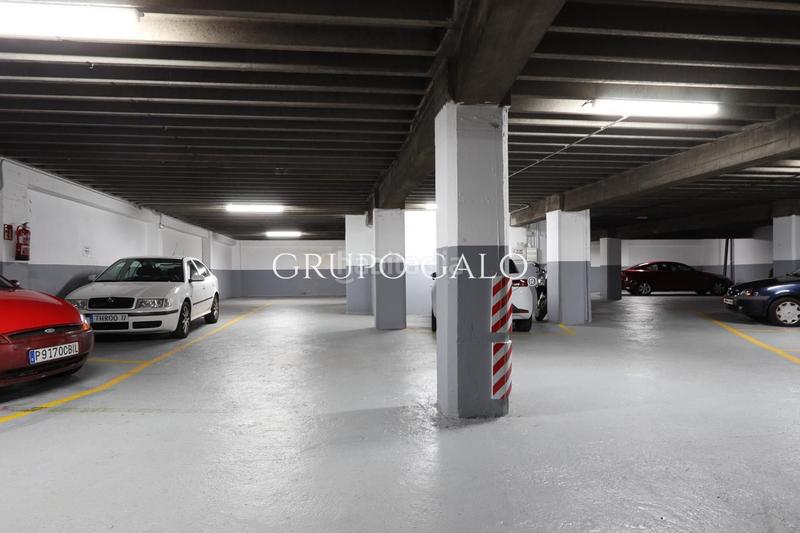 Foto c0466980-982f-40dc-8d6b-209548a82020. Lloguer aparcament cotxe a Plaza España - Corte Inglés Vigo