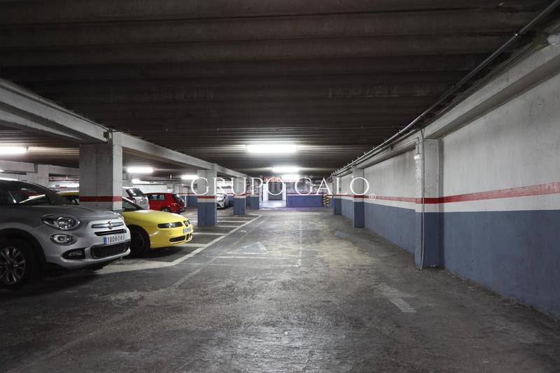 Foto f3761f21-0052-4420-8e1c-2bcfd10fae15. Location parking voiture dans Plaza España - Corte Inglés Vigo