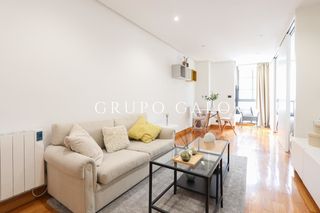 Rent Apartment  Rúa de urzaiz