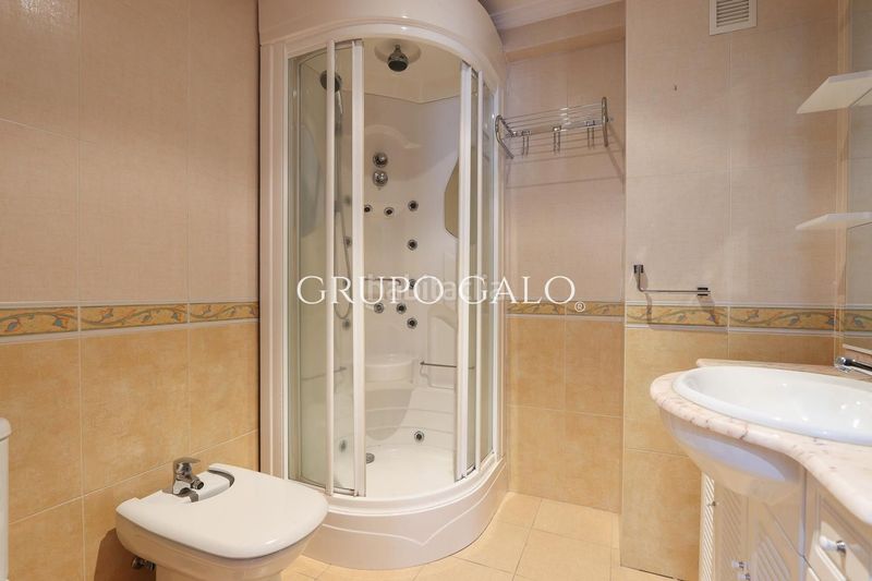 Foto 04364c18-e16b-4708-9398-1775a934cd54. Àtic amb calefacció aparcament a Coia Vigo
