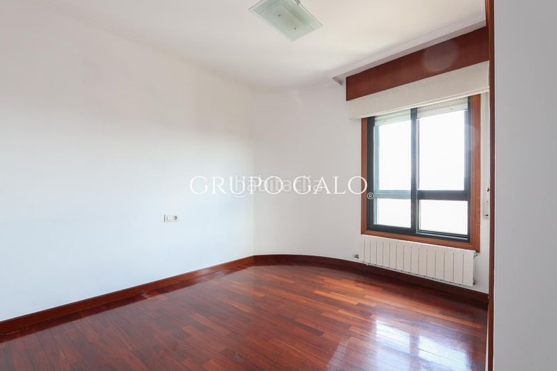 Foto 0c017e62-b398-4c97-a57c-4b2c313ccee7. Àtic amb calefacció aparcament a Coia Vigo