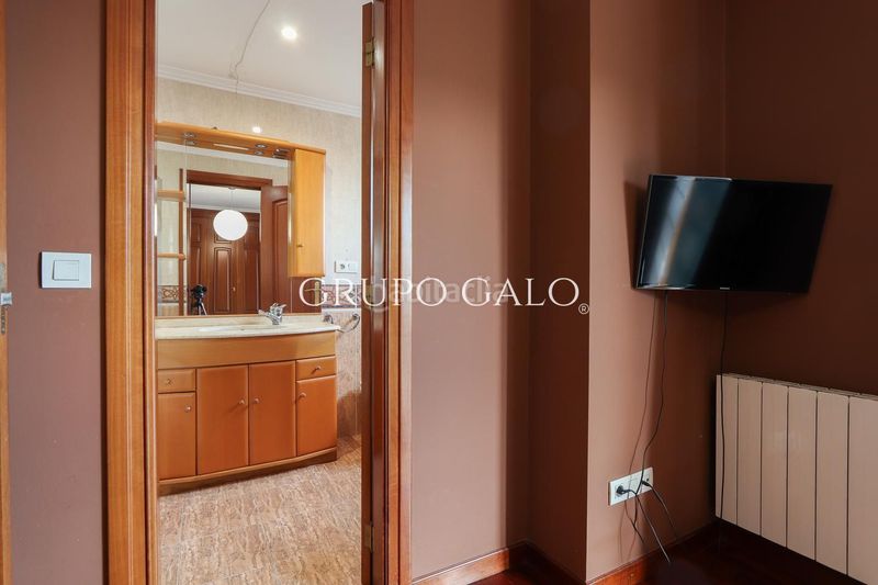 Foto ef3d731a-143e-4c02-b87d-350408034398. Àtic amb calefacció aparcament a Coia Vigo