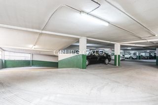 Aparcament cotxe a Praza de Compostela