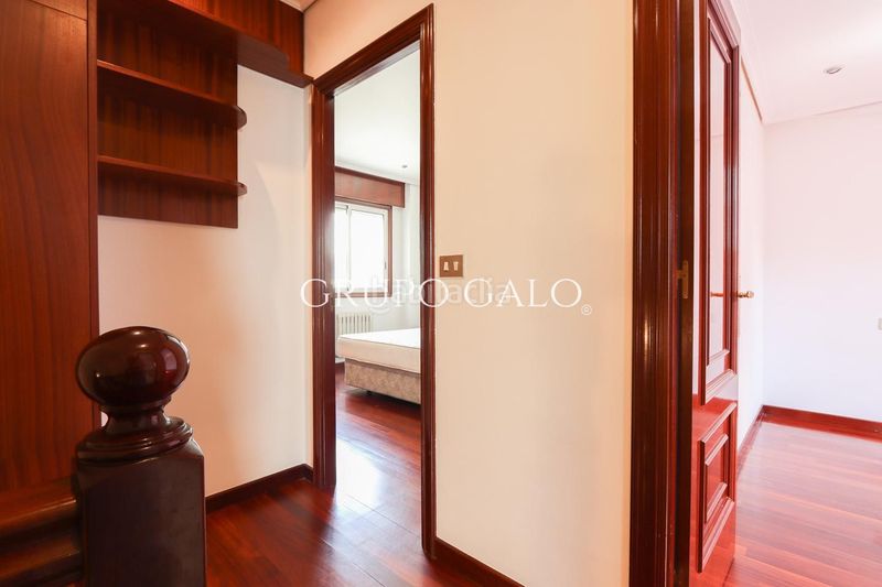 Foto daf35d30-7dcd-4cba-a26c-a9bd7de2c2a6. Lloguer dúplex amb calefacció aparcament a Plaza España - Corte Inglés Vigo