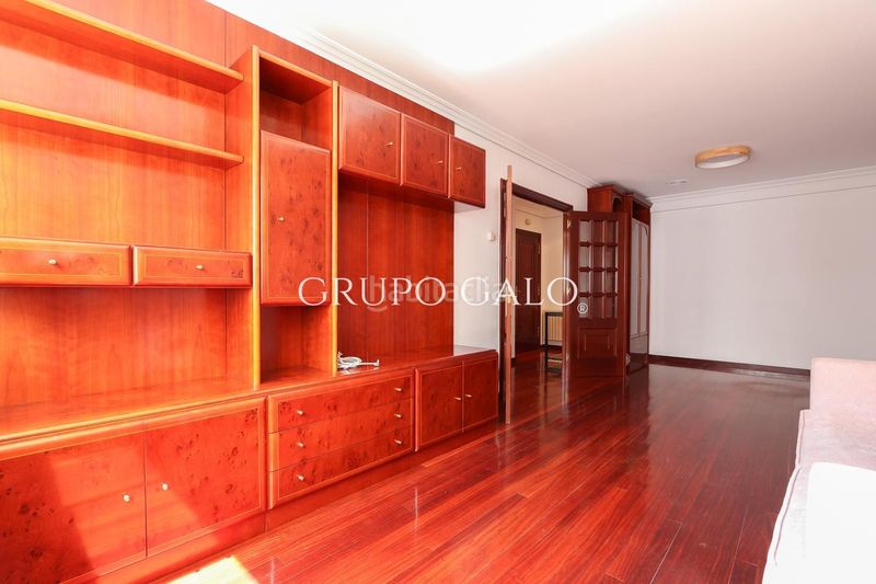 Foto f2c4fb2d-7397-4a85-9e45-7d9fc390579a. Lloguer dúplex amb calefacció aparcament a Plaza España - Corte Inglés Vigo