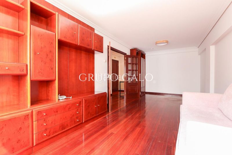 Foto cbe9b5d9-de85-4df5-9e12-7c83bc6c2015. Rent duplex with heating parking in Plaza España - Corte Inglés Vigo