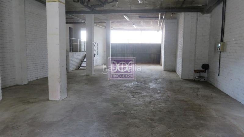 Foto f68653a8-13b8-42c3-b0aa-46764b61fc68. Location local commercial dans Mondariz