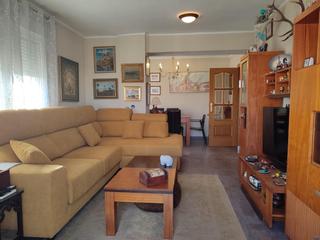 Flat in Soternes. Habitale te ofrece en exclusiva un gran piso con ascensor, total