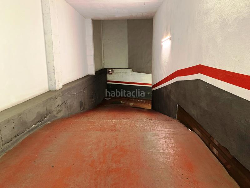 Foto e2093e19-29b1-4607-885f-27d7ca4e0375. Car parking in Barri de les Corts Barcelona