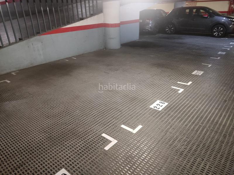 Foto 1487ef08-4518-4b20-a7a5-768debd96ca4. Alquiler parking coche en Sant Antoni Barcelona
