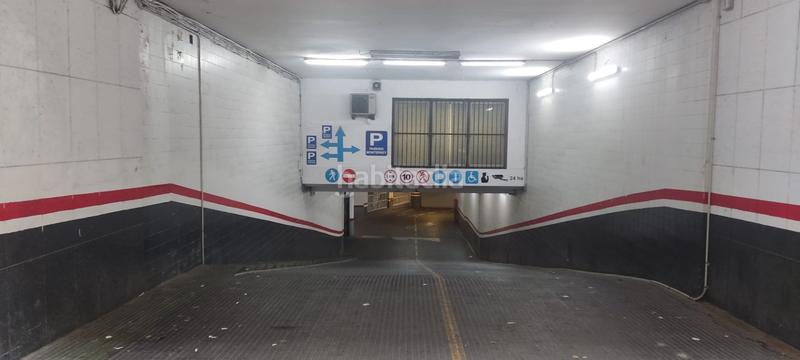 Foto 7cccc830-1922-4743-9005-640068eb36c5. Alquiler parking coche en Sant Antoni Barcelona