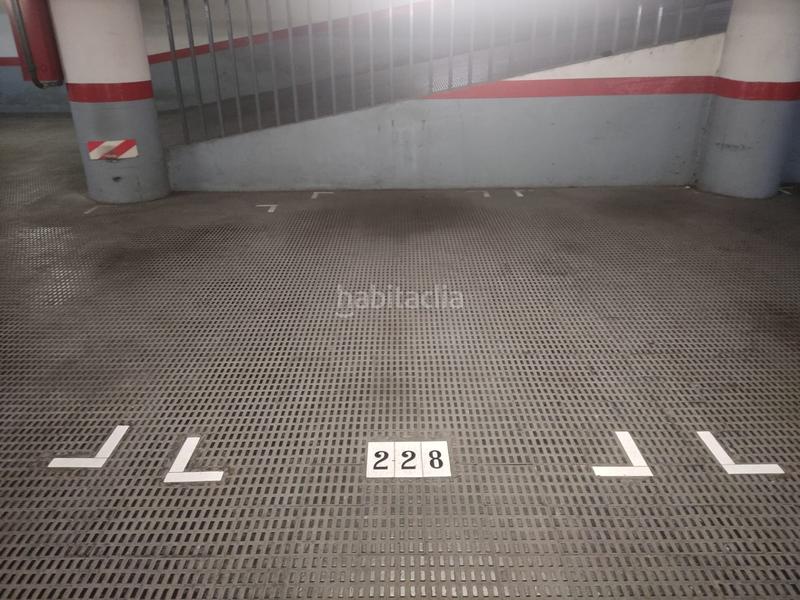 Foto cfaf9fe1-abb5-4570-8e47-e06f6476814b. Alquiler parking coche en Sant Antoni Barcelona