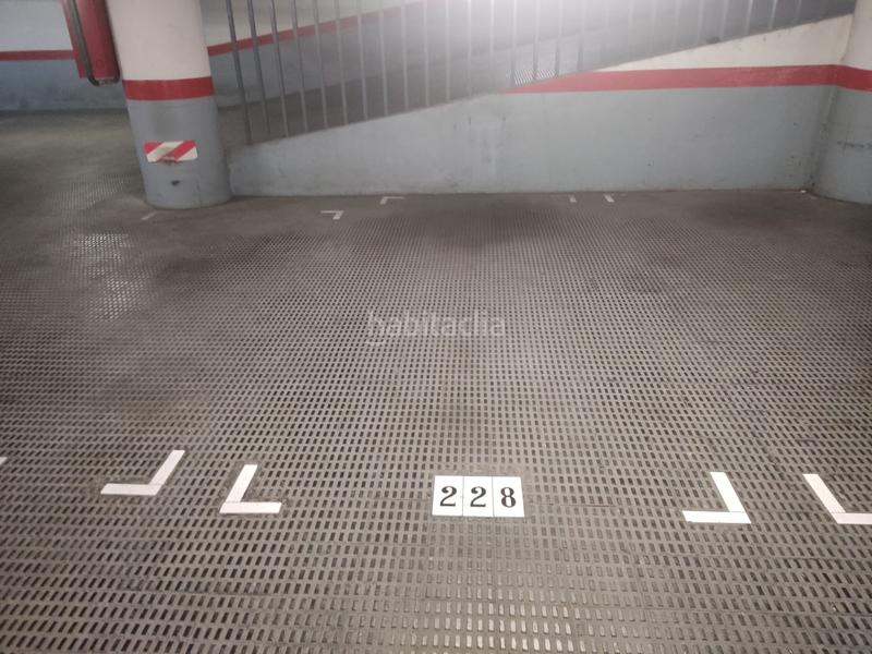 Foto f307267b-2095-490d-9722-c512df1cf243. Alquiler parking coche en Sant Antoni Barcelona