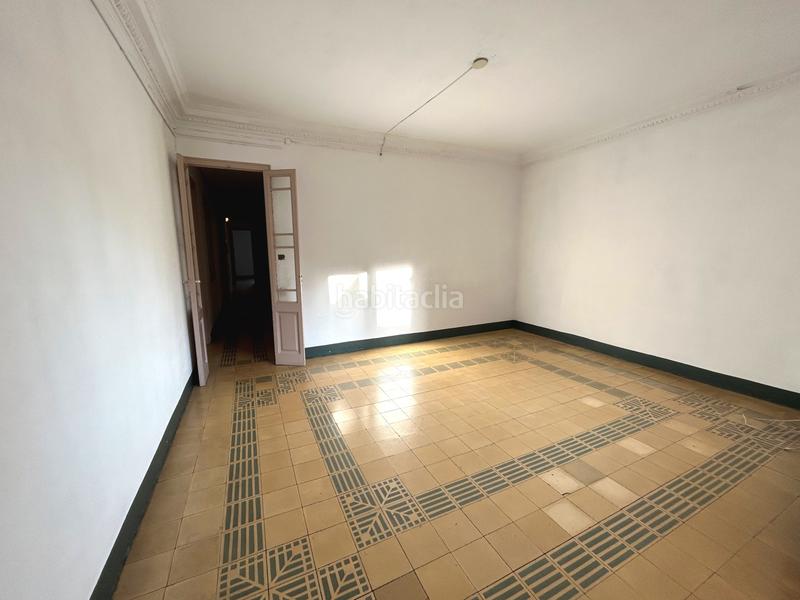 Foto 323f7143-a13a-4eea-a2eb-e56b02e314ce. Piso en Sant Antoni Barcelona